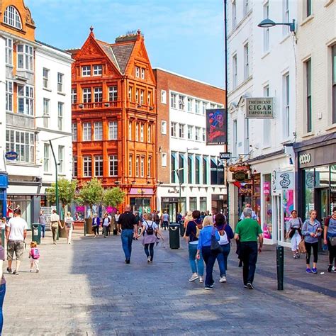 Grafton Street .